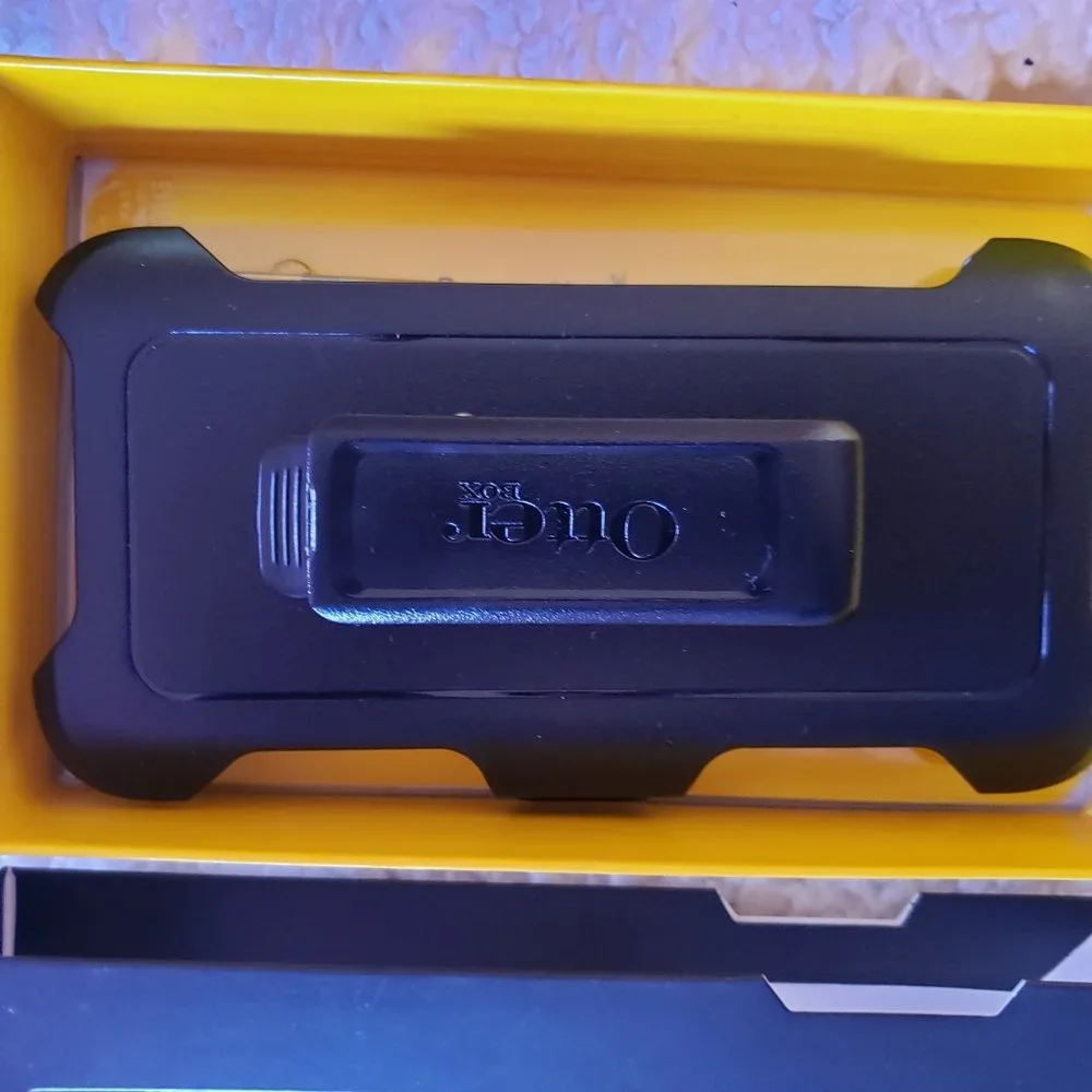 - Defender otterbox clips/S8 and S9+